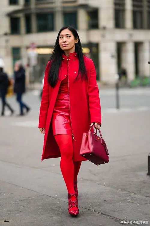 红色搭配什么颜色最好看