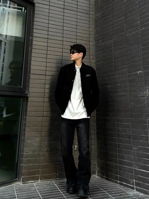 长款黑夹克怎么搭配什么裤子好看