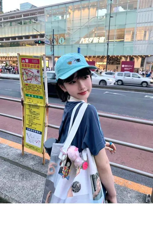 日本青年帽子怎么搭配