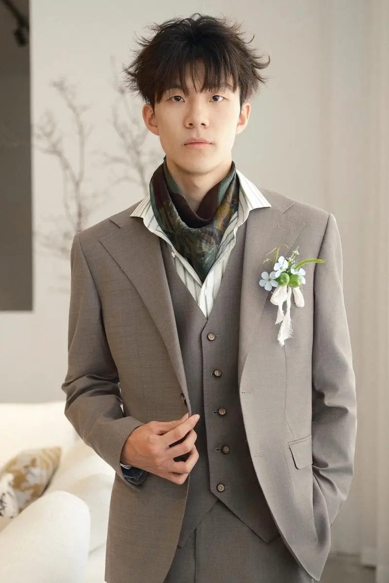 丝巾搭配什么衣服好看