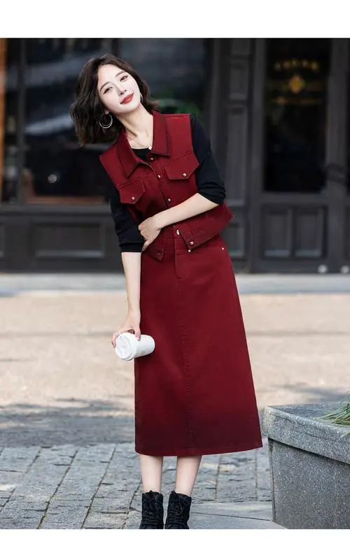 红色牛仔马甲怎么搭配图片