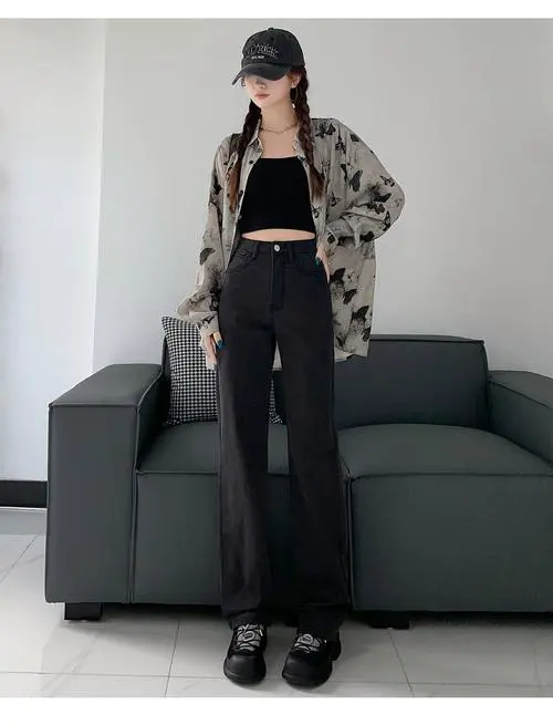 黑灰色裤子配什么上衣