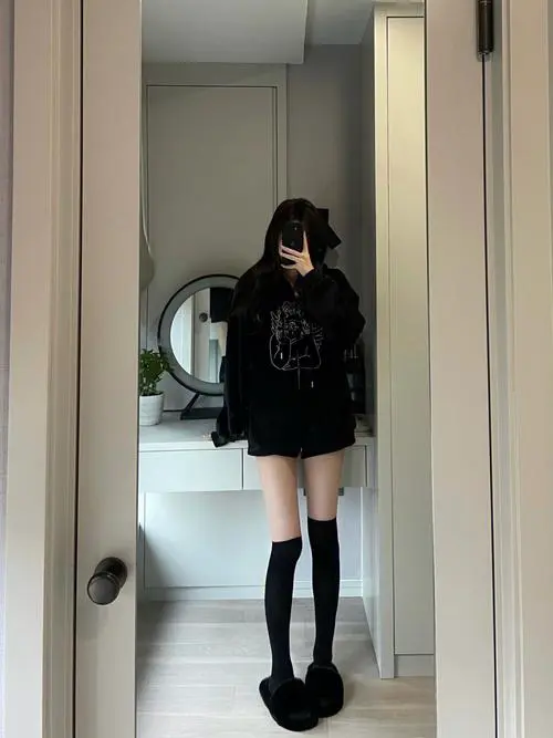 过膝袜怎么搭配夏