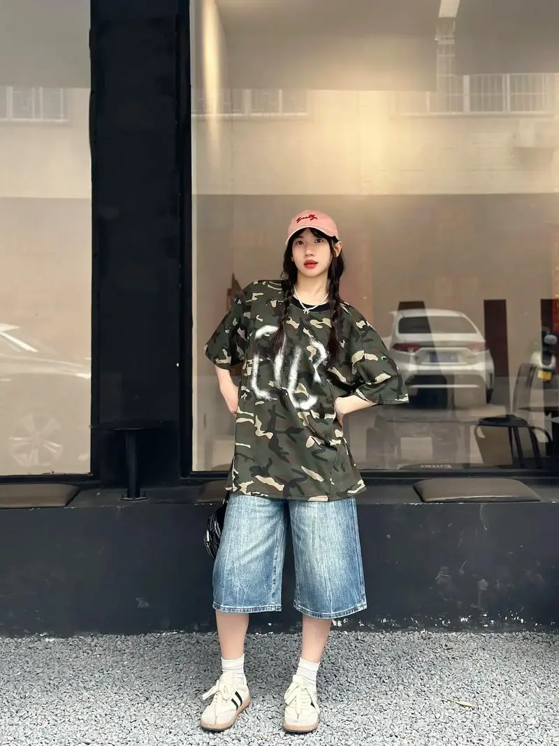 迷彩女式风衣怎么搭配