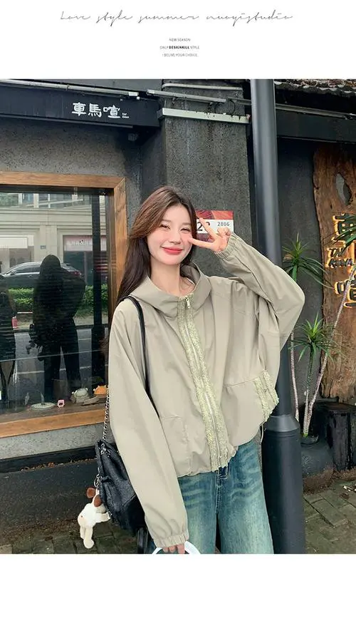 军绿短风衣怎么搭配图片