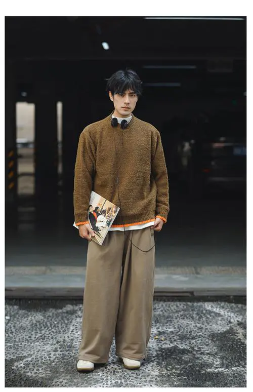 男款套头毛衣怎么搭配