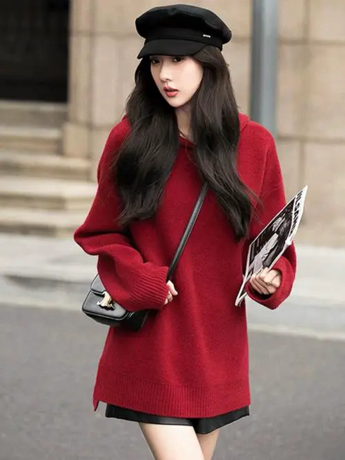 红色长款针织衫怎么搭配图片