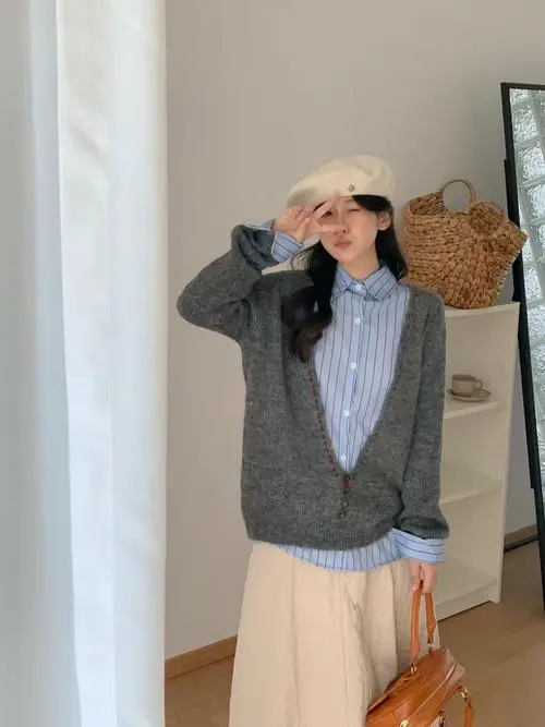 套头毛衣衬衫外套怎么搭配什么裤子好看吗