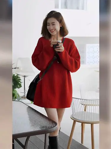 大红色长款毛衣怎么搭配图片大全