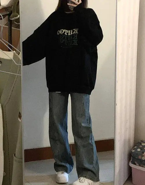 深色卫衣搭配什么裤子