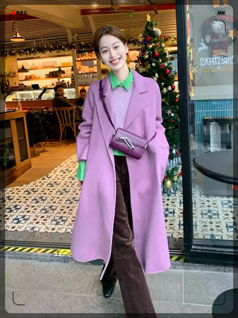 紫红色风衣怎么搭配