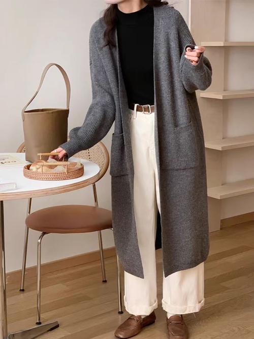 女士冬天厚毛衣外套怎么搭配什么裤子