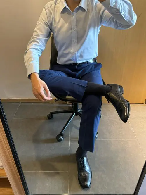 穿皮鞋穿什么裤子