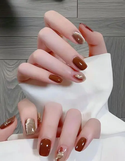 南瓜色指甲油怎么搭配