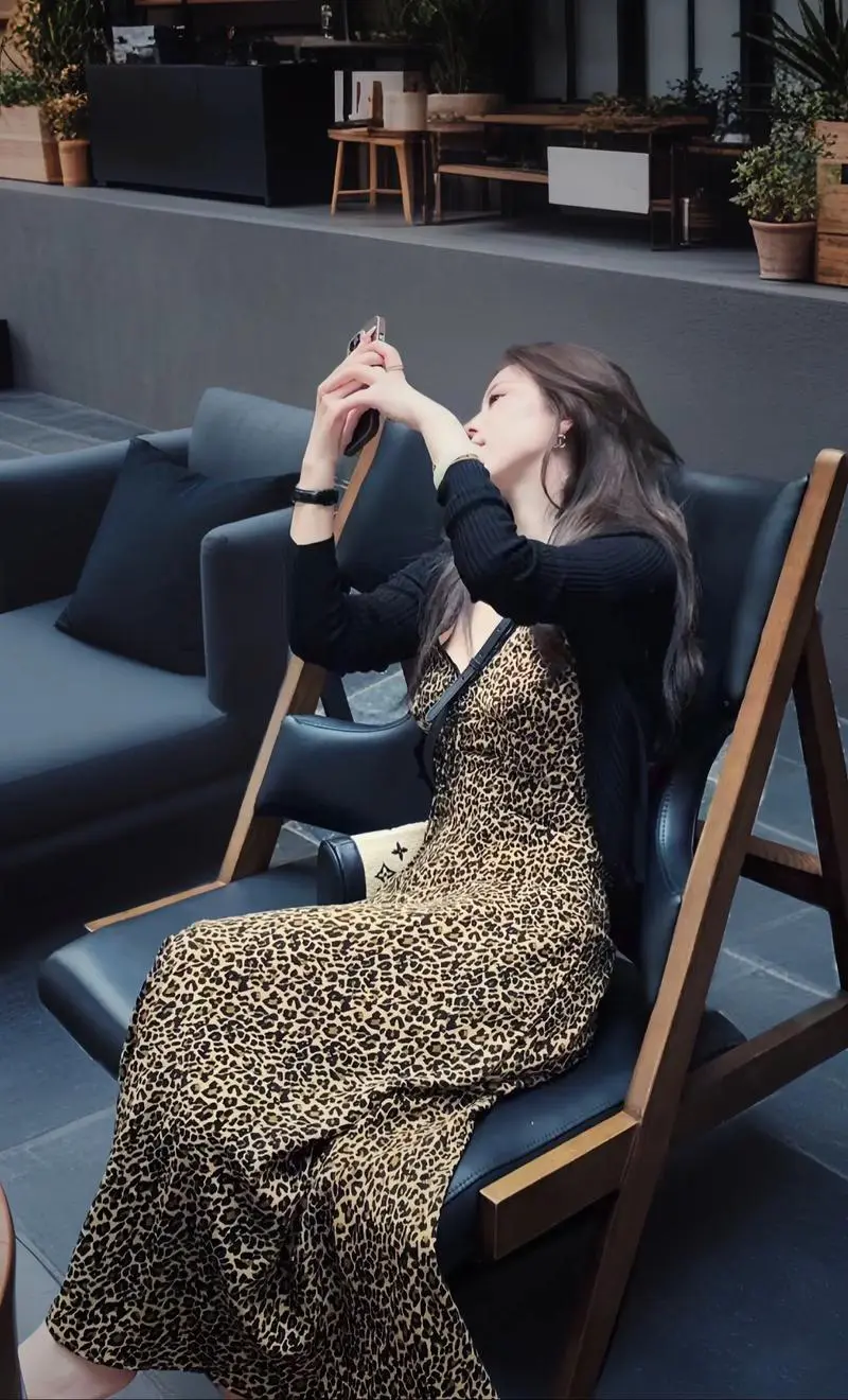 秋季蕾丝裙怎么搭配