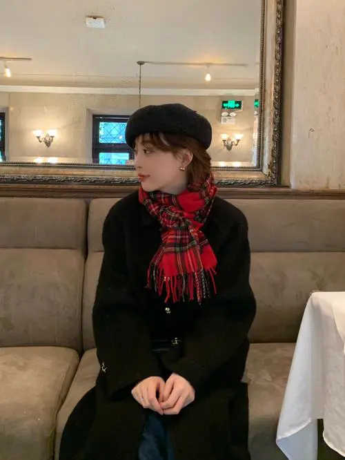 皮肤黑穿红格子衣服怎么搭配什么围巾好看图片