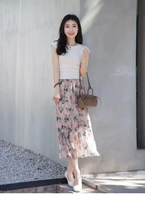 窄裙怎么搭配衣服