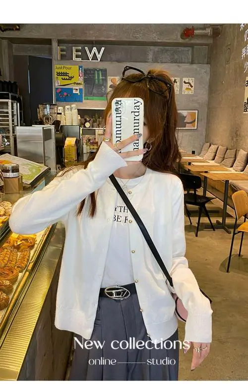 款针织开衫外套怎么搭配什么裤子