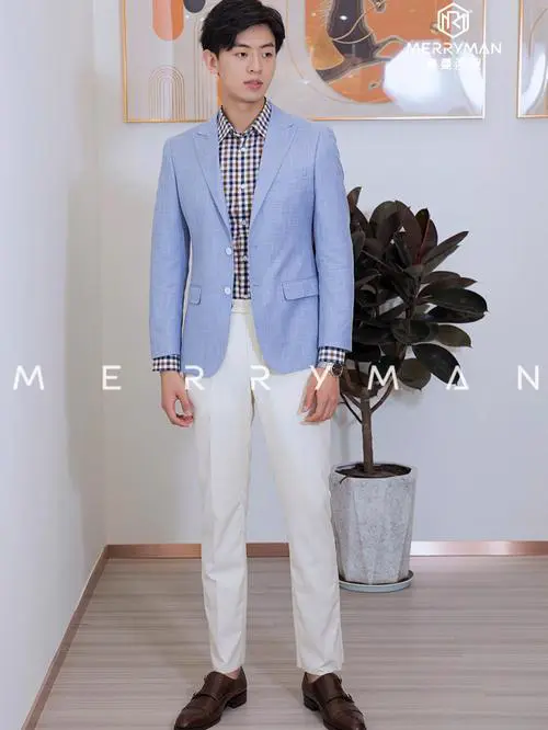 浅蓝色西装小外套怎么搭配图片
