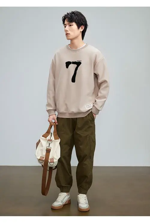 套头卫衣男款怎么搭配