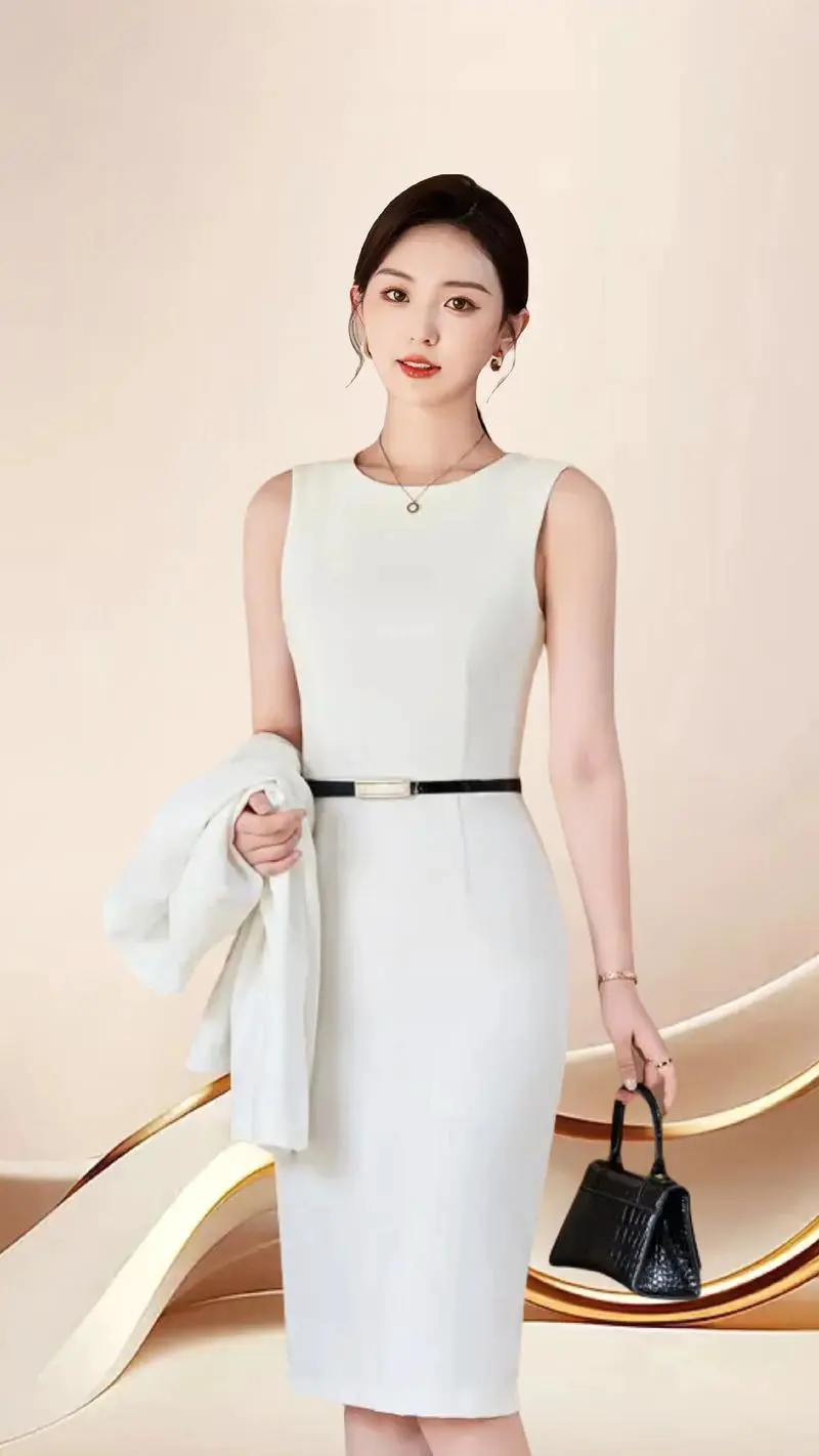 白色秋冬背心裙怎么搭配