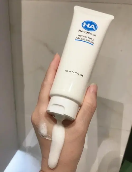霓净思玻尿酸洗面奶要怎么洗