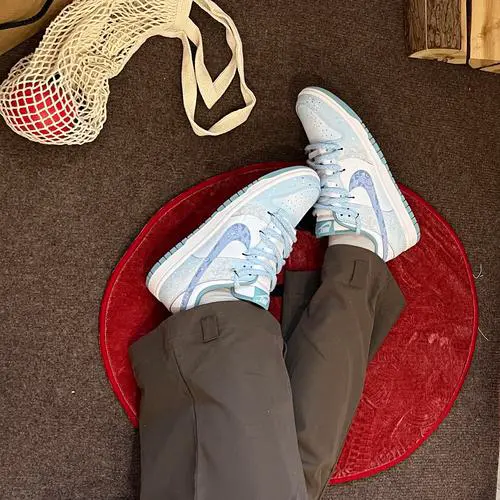 浅蓝鞋怎么搭配