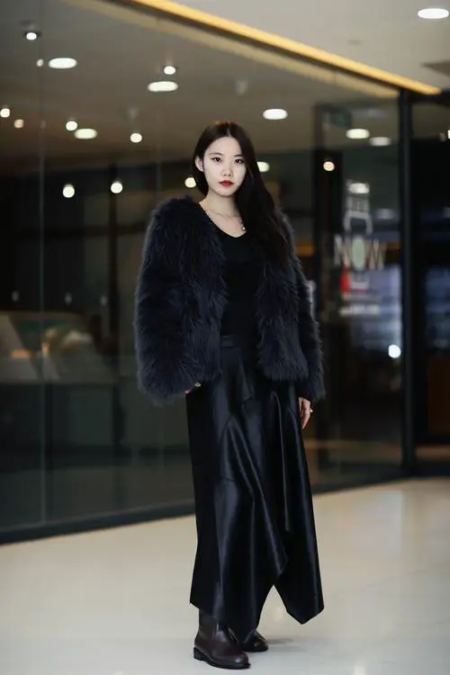 皮裙怎么搭配更好看图片