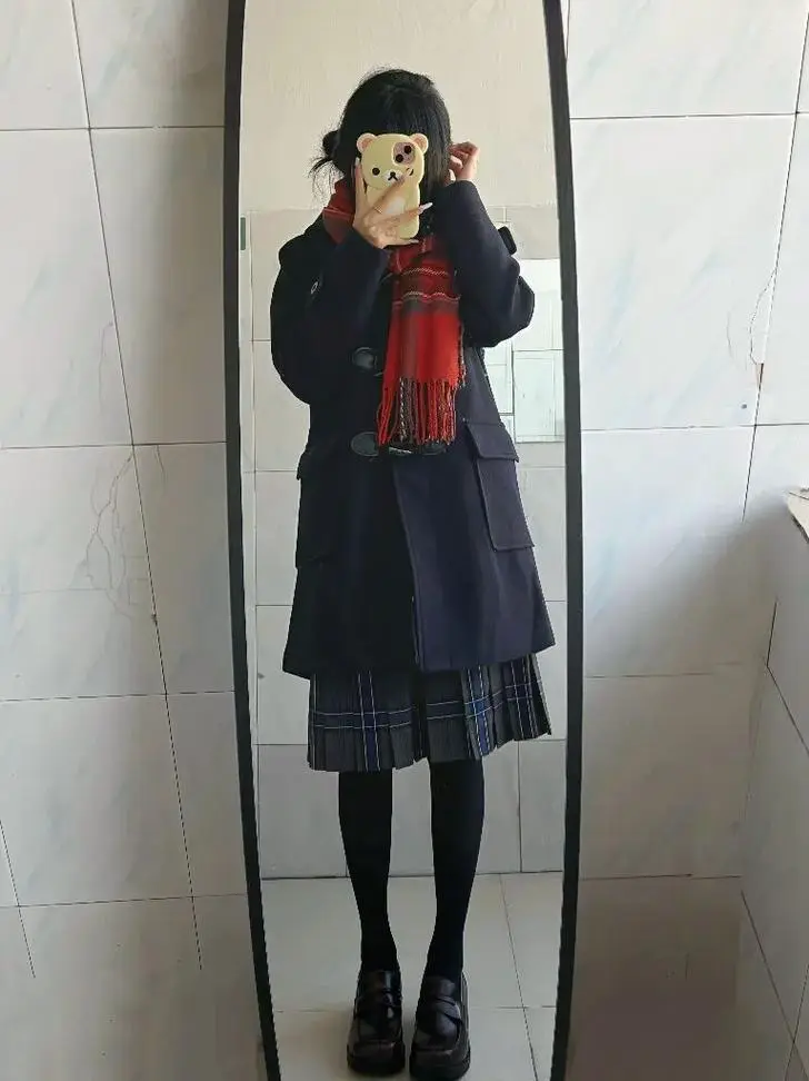 黑黄格子裙子怎么搭配什么围巾好看