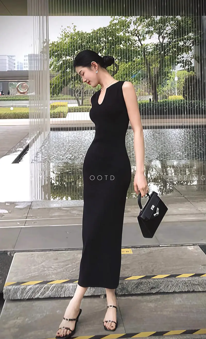 裙子无袖怎么搭配