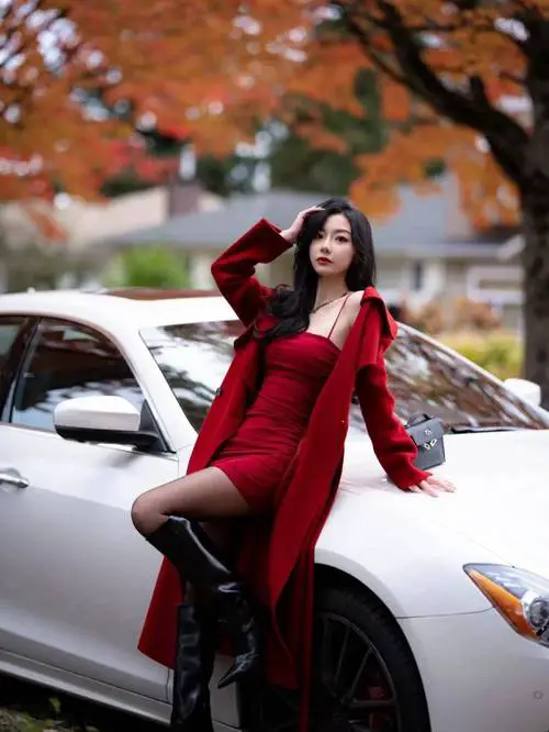 中长款大红色风衣怎么搭配衣服好看