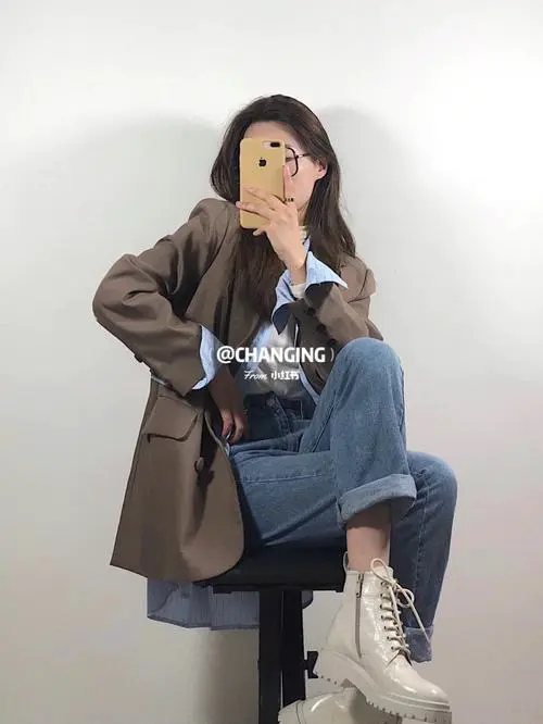 咖色马丁靴要怎么搭配