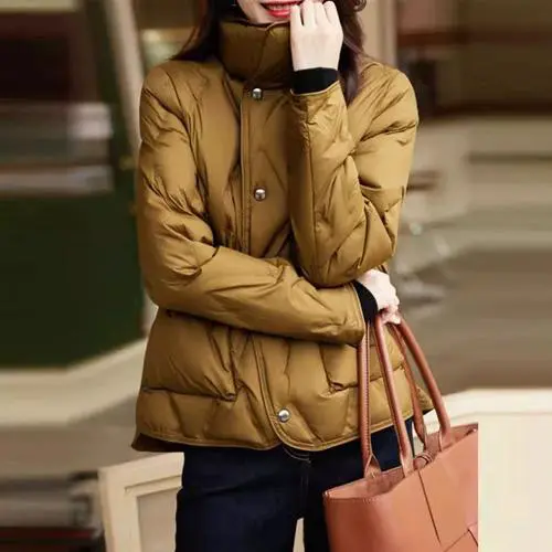 枪色棉服怎么搭配