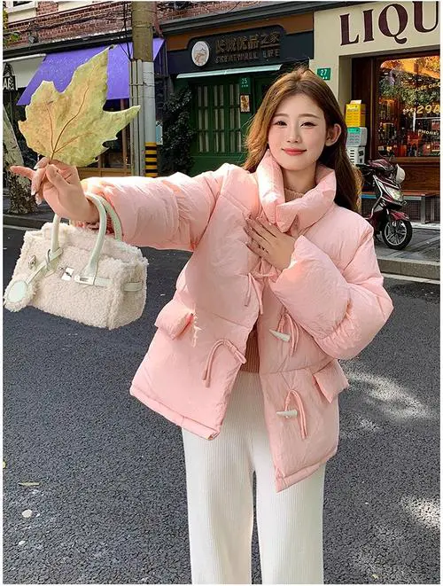 粉色短棉衣里面怎么搭配图片