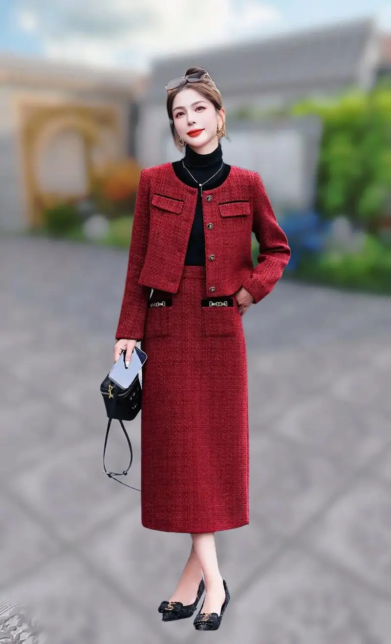 大红a字裙怎么搭配什么外套