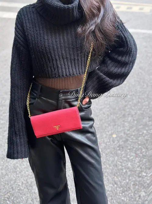 玫红色包怎么搭配