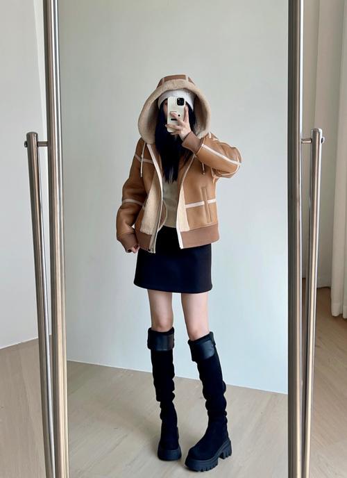 皮草卫衣怎么搭配好看吗