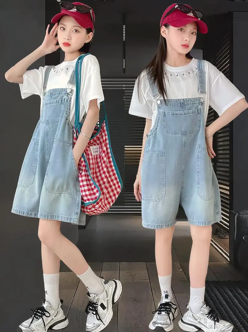 背带裤袜子怎么搭配好看