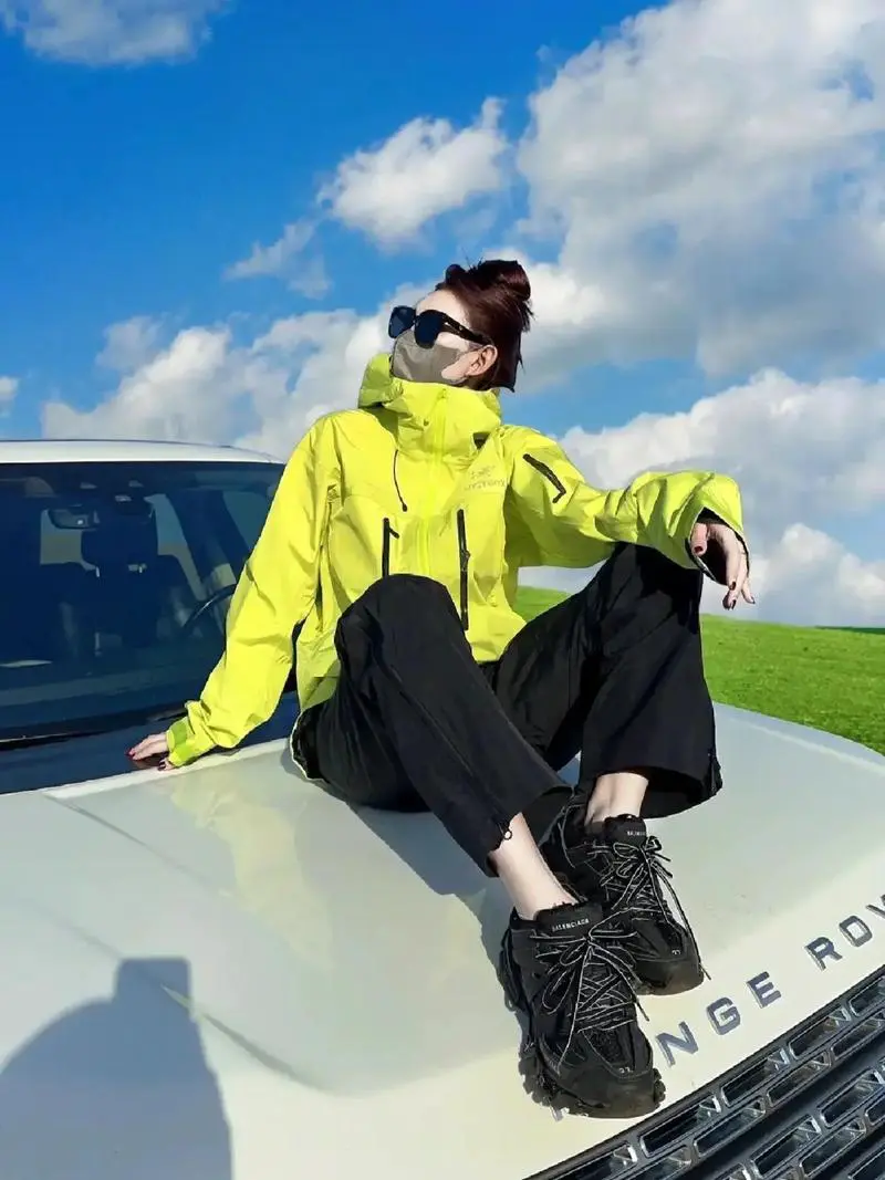 荧光绿配什么颜色好看