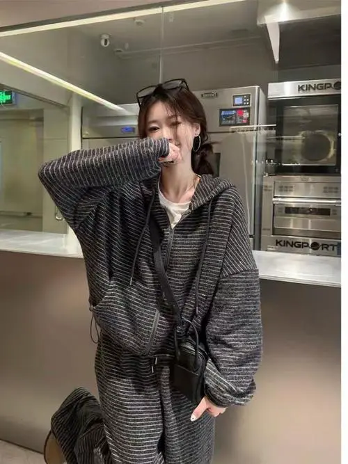 卫衣裤子外套怎么搭配图片