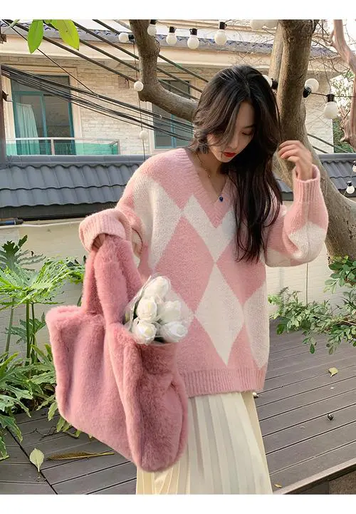 粉色中长款毛衣怎么搭配图片