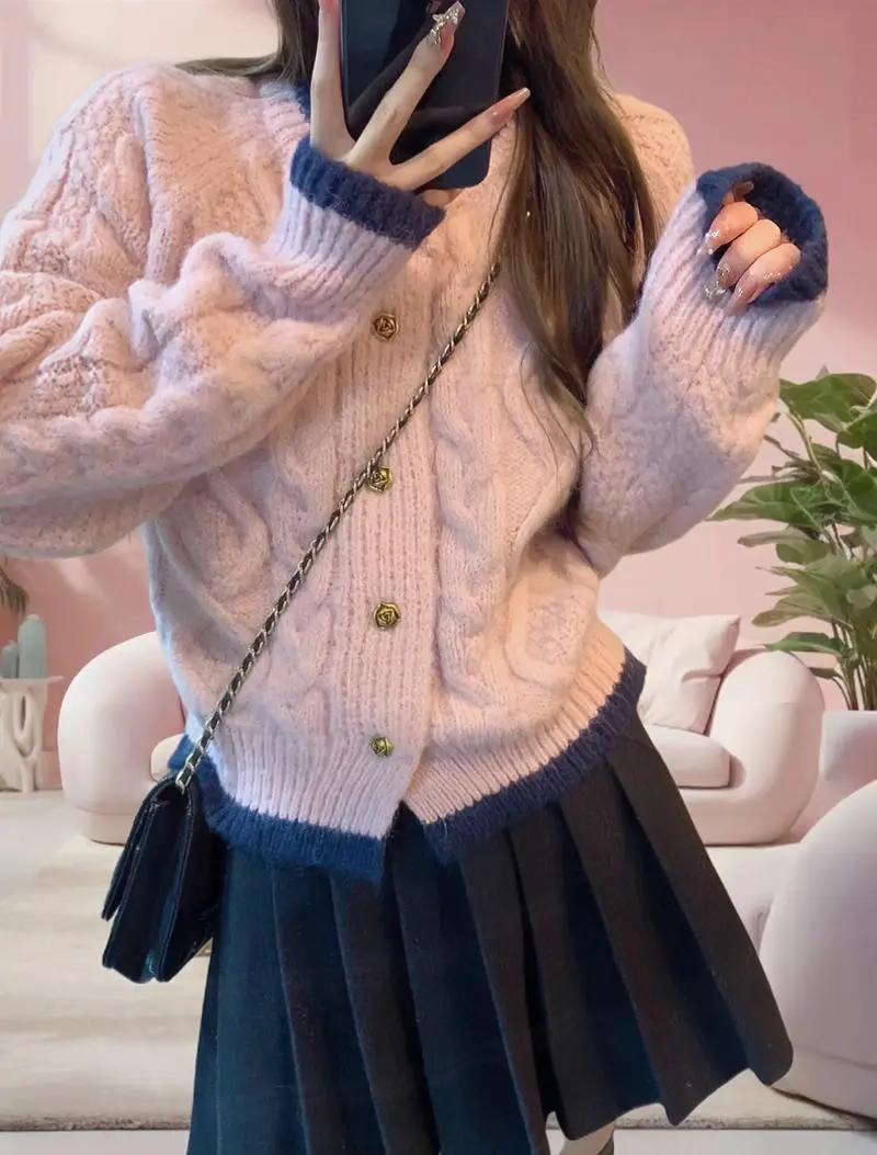 粉色毛衣怎么搭配裙子