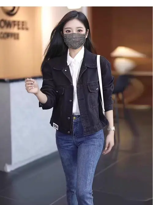 短休闲牛仔外套怎么搭配什么裤子