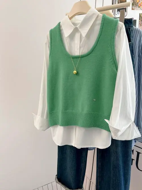 毛衣背心怎么搭配好看