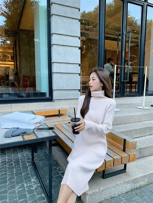 长款连衣裙毛衣怎么搭配