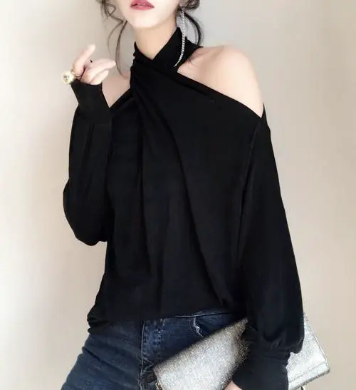 宽松露肩上衣怎么搭配