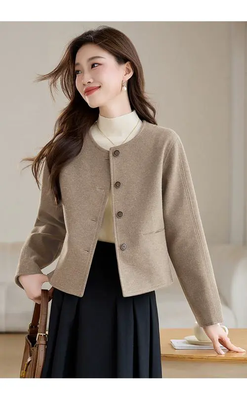 呢子短外套怎么搭配