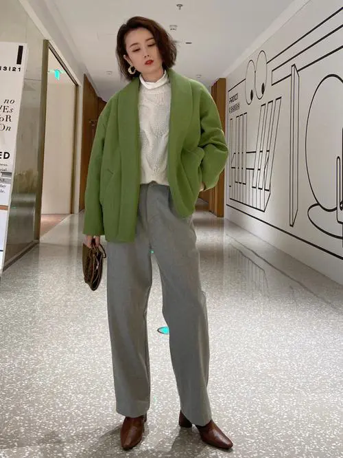 浅绿色呢大衣怎么搭配图片