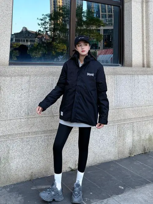 黑夹克配什么裤子好看