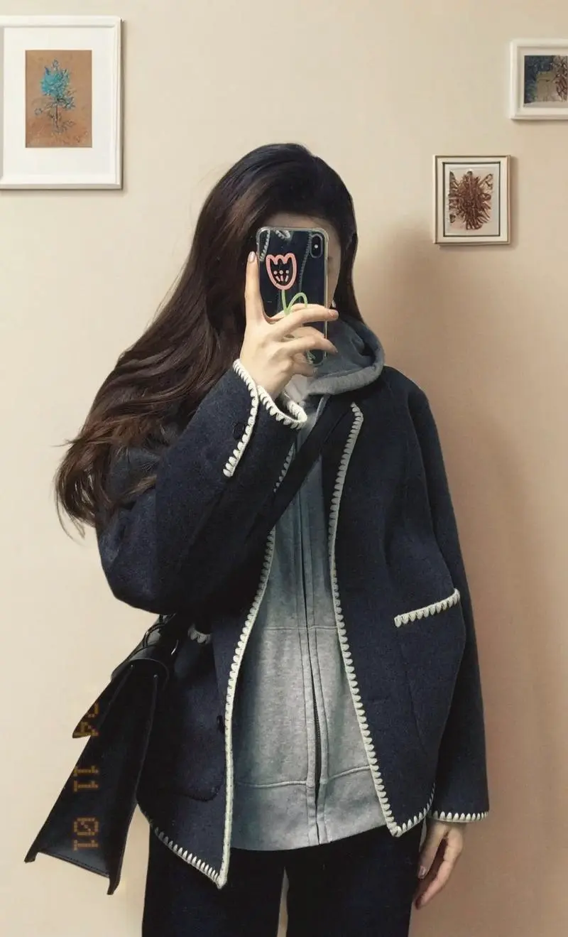 深灰卫衣搭配什么裤子